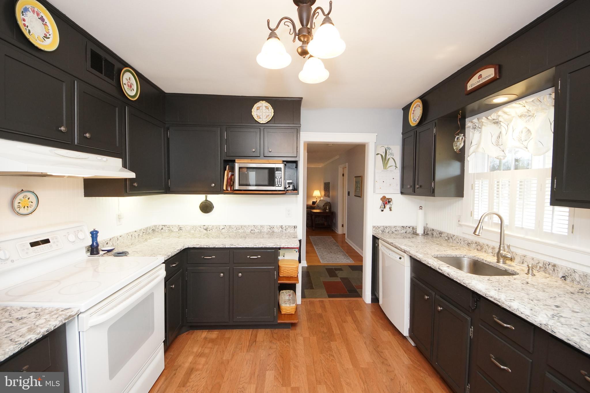 18 Crown Road Ewing, NJ 08638 - Photo 12 of 36 Gallery Image 12