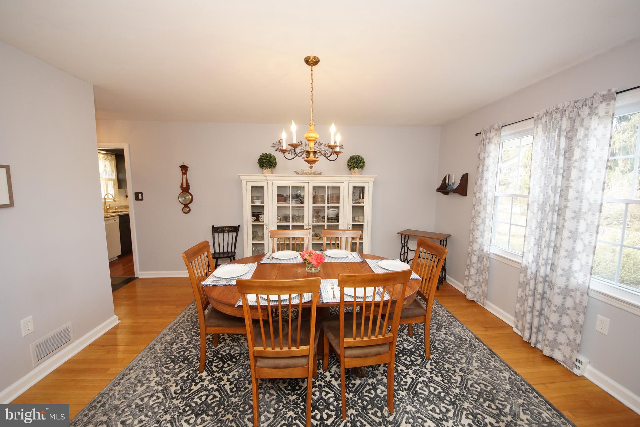 18 Crown Road Ewing, NJ 08638 - Photo 8 of 36 Gallery Image 8