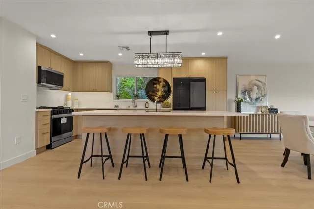 $2,850,000 | 981 Glen Oaks Boulevard, Pasadena, CA 91105