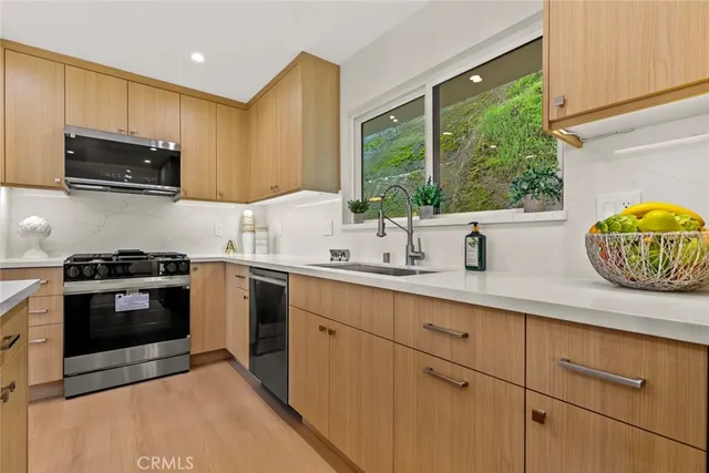 $2,850,000 | 981 Glen Oaks Boulevard, Pasadena, CA 91105