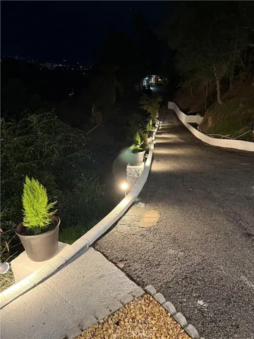 $2,850,000 | 981 Glen Oaks Boulevard, Pasadena, CA 91105