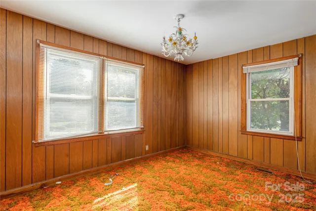 $299,990 | 127 Longview Drive, Hendersonville, NC 28791