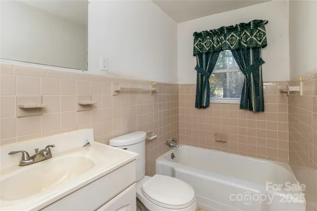 $299,990 | 127 Longview Drive, Hendersonville, NC 28791