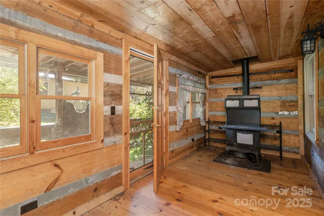 $299,990 | 127 Longview Drive, Hendersonville, NC 28791