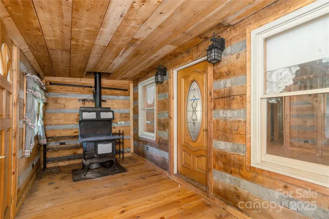 $299,990 | 127 Longview Drive, Hendersonville, NC 28791