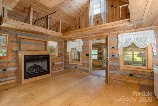 $299,990 | 127 Longview Drive, Hendersonville, NC 28791