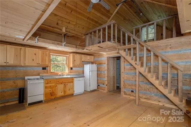 $299,990 | 127 Longview Drive, Hendersonville, NC 28791