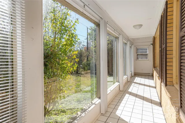 $299,990 | 127 Longview Drive, Hendersonville, NC 28791