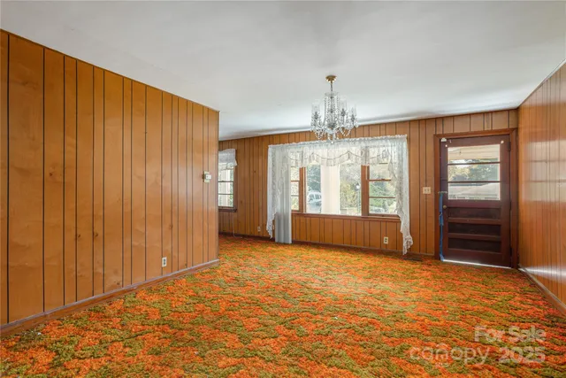 $299,990 | 127 Longview Drive, Hendersonville, NC 28791