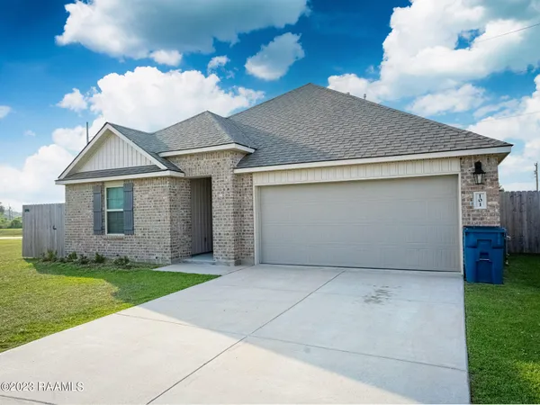 $260,000 | 101 Eagle Lk Drive, Duson, LA 70529