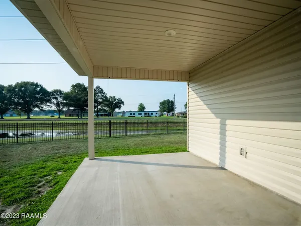 $260,000 | 101 Eagle Lk Drive, Duson, LA 70529