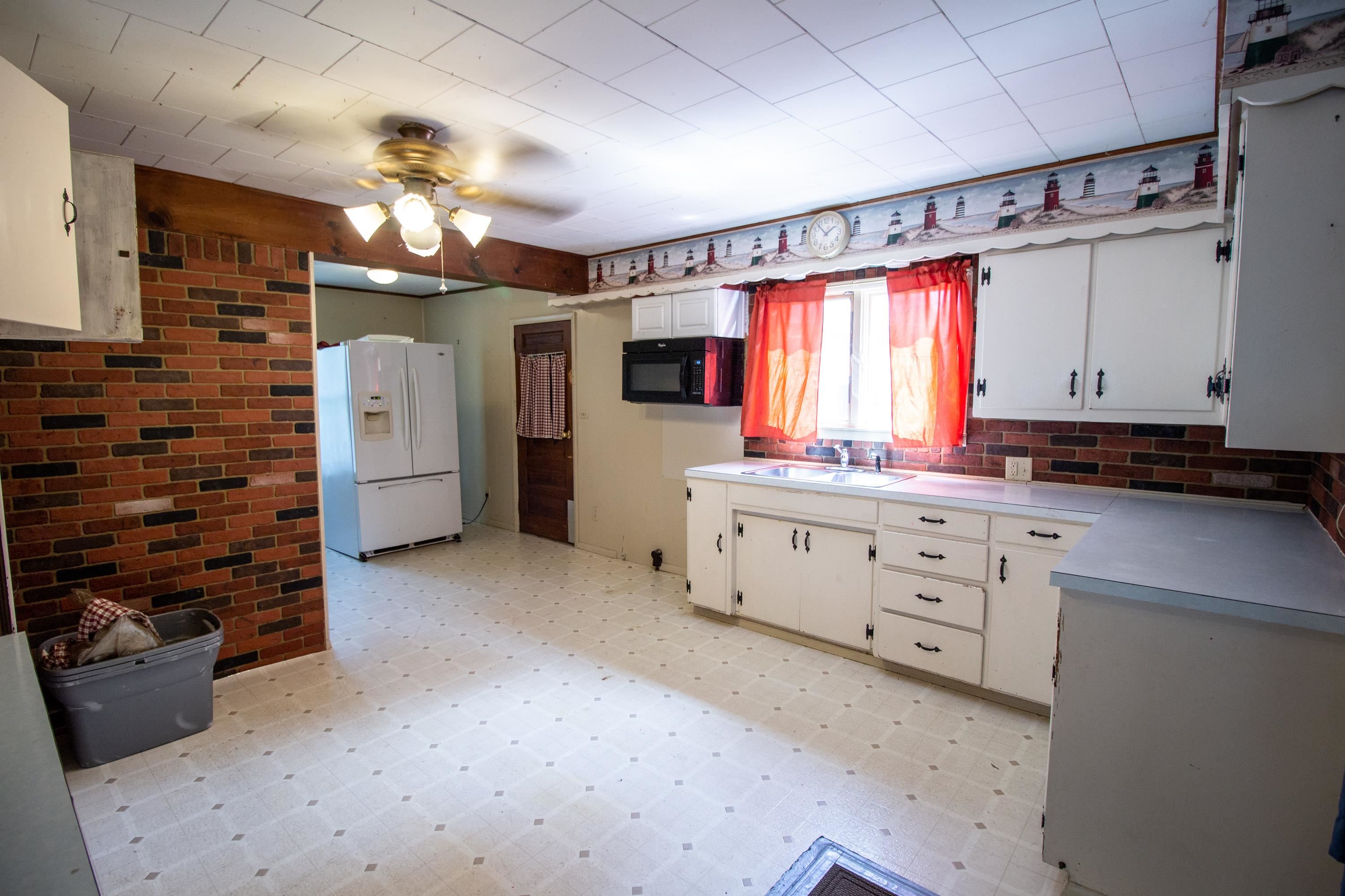 3473 West Vienna Road Clio, MI 48420 - Photo 4 of 43 50088982-3.JPG