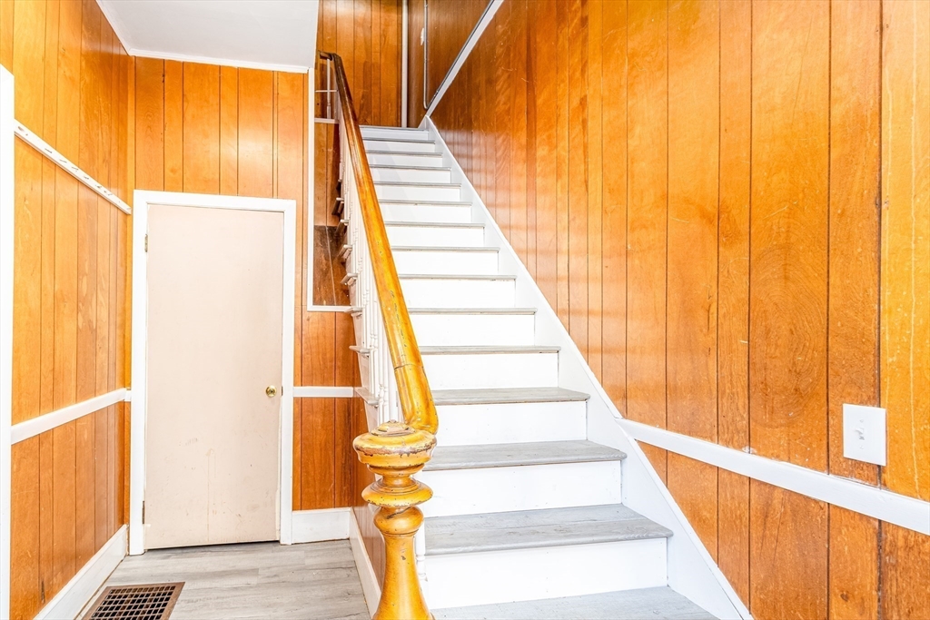 22 Hawes Street Fitchburg, MA 01420 - Photo 13 of 31