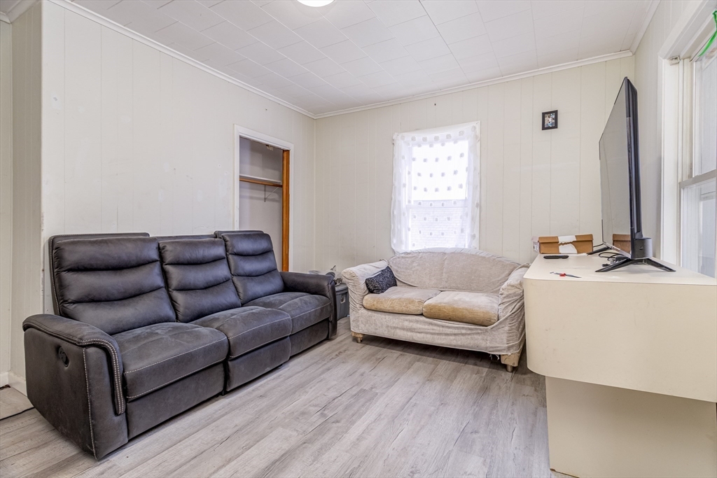 22 Hawes Street Fitchburg, MA 01420 - Photo 17 of 31