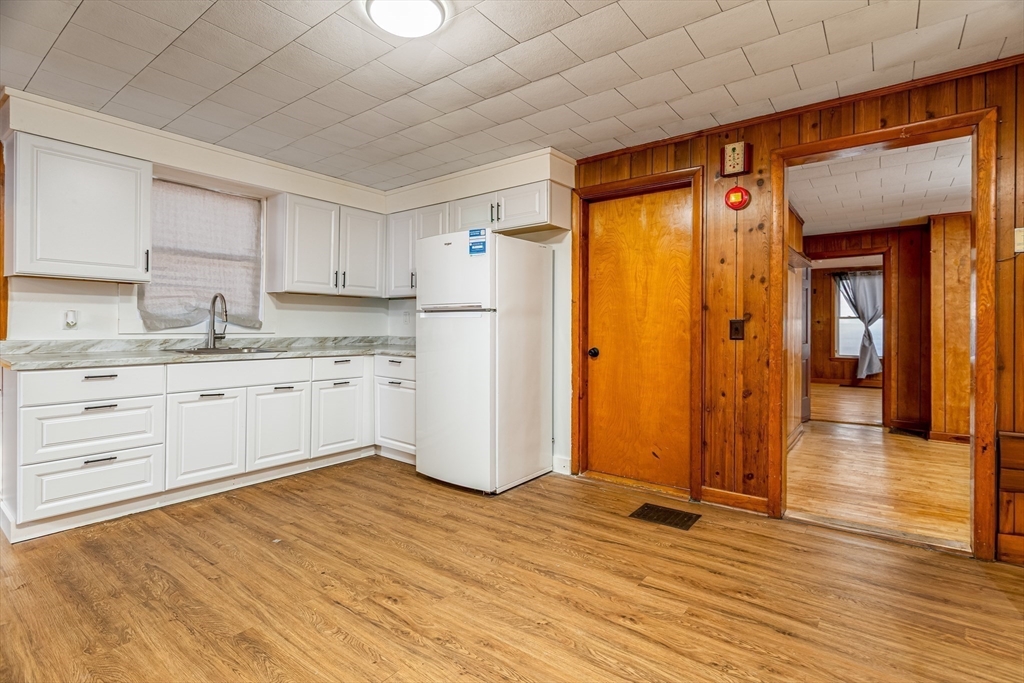 22 Hawes Street Fitchburg, MA 01420 - Photo 4 of 31