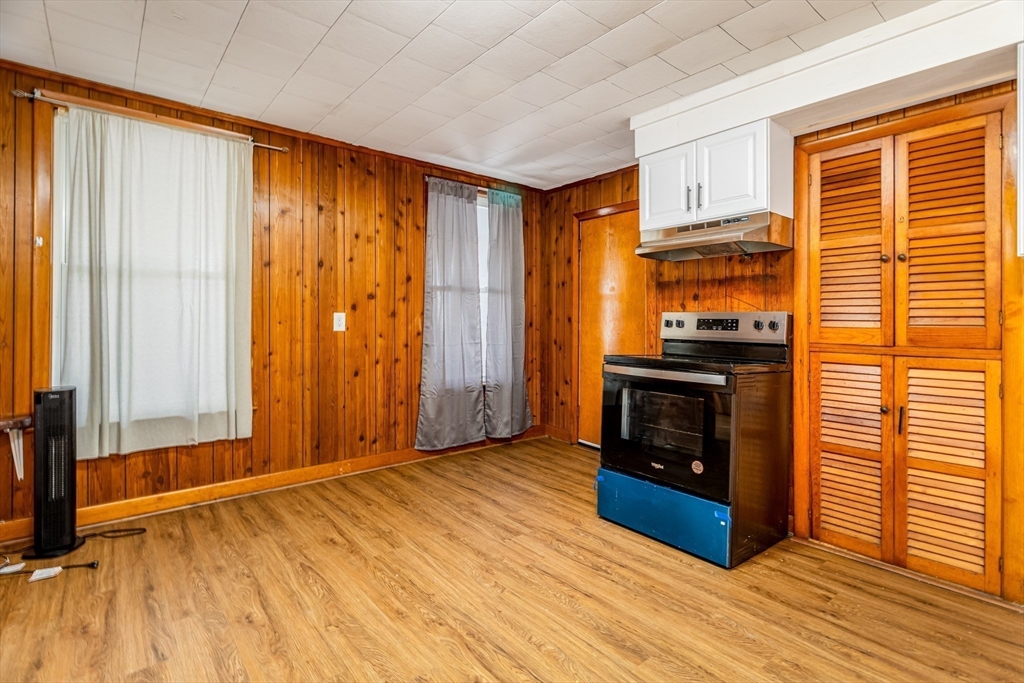 22 Hawes Street Fitchburg, MA 01420 - Photo 5 of 31