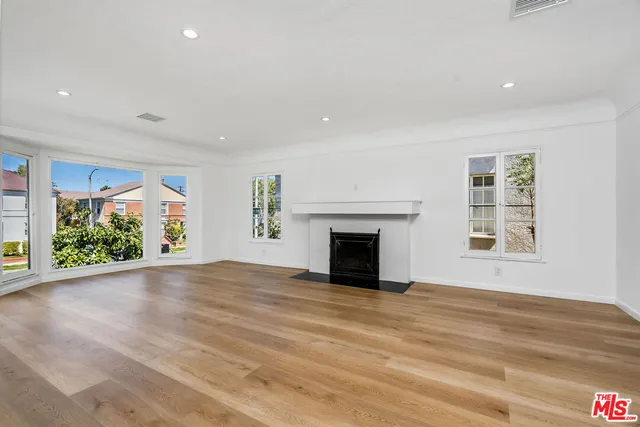 $6,995 | 9654 West Olympic Boulevard, Beverly Hills, CA 90212