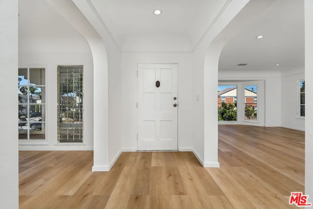 $6,995 | 9654 West Olympic Boulevard, Beverly Hills, CA 90212