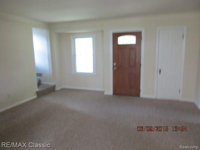 26026 Student Redford, MI 48239 - Photo 4 of 15