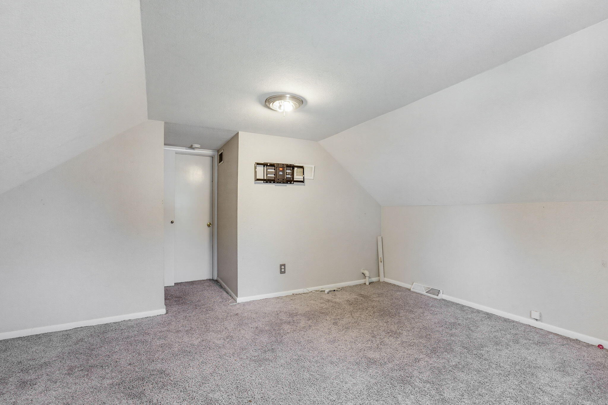 2026 South 79th Street Milwaukee, WI 53219 - Photo 29 of 33 29-web-or-mls-2026-s-79th-st