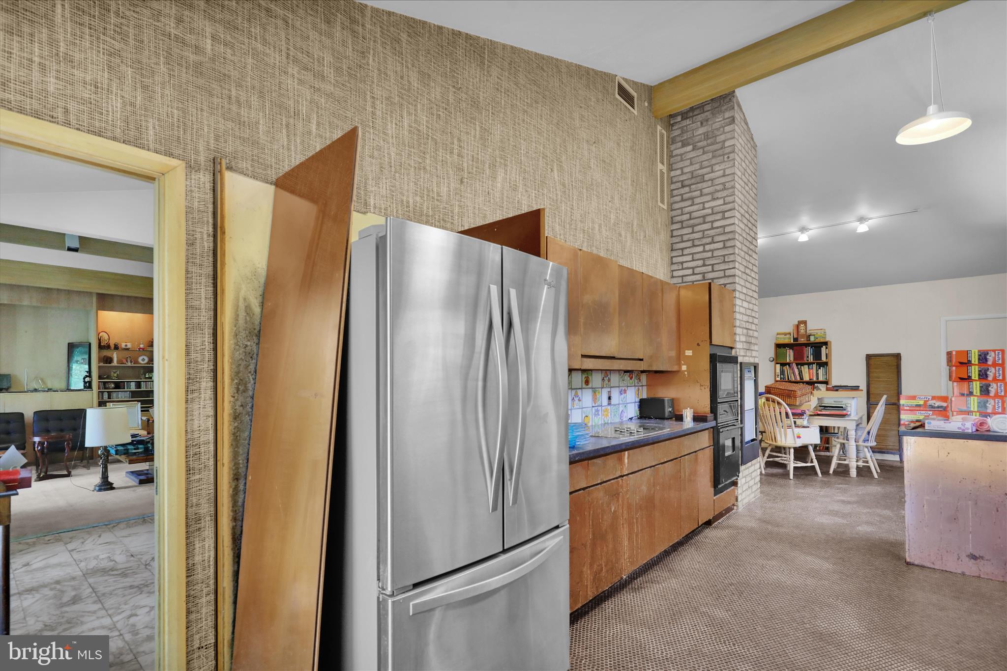 1840 Lorraine Road Reading, PA 19604 - Photo 11 of 40 360_4376