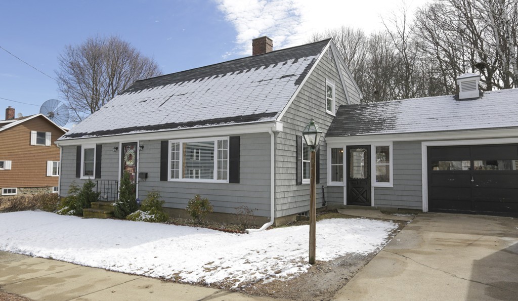 7 Pickman Road Salem, MA 01970 - Photo 2 of 25 a front view of a house