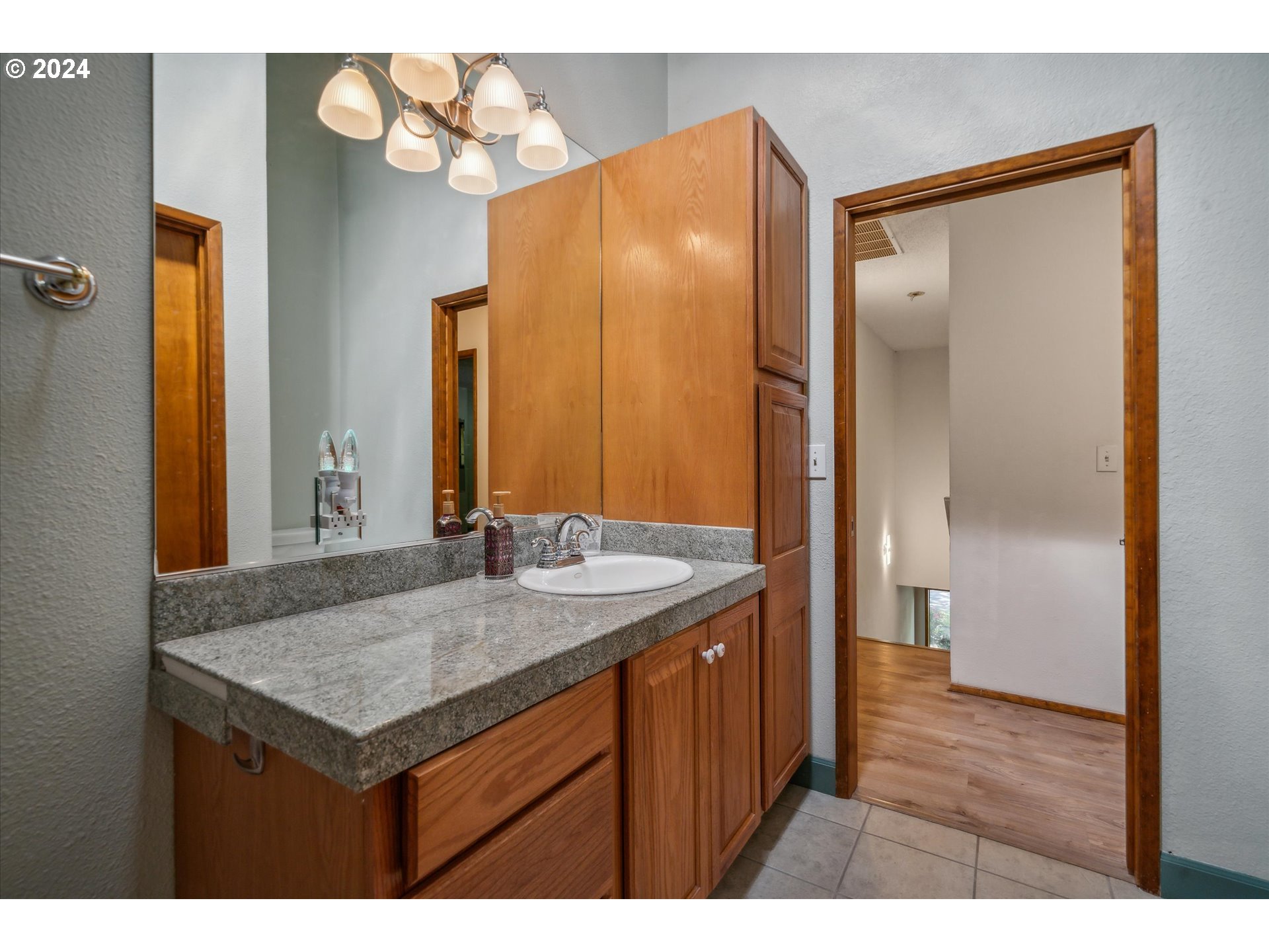 4945 Southwest Chestnut Place Beaverton, OR 97005 - Photo 27 of 32 Gallery Image 27