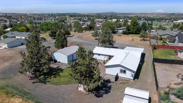 $499,000 | 605 Southeast Kinkade Road, Madras, OR 97741
