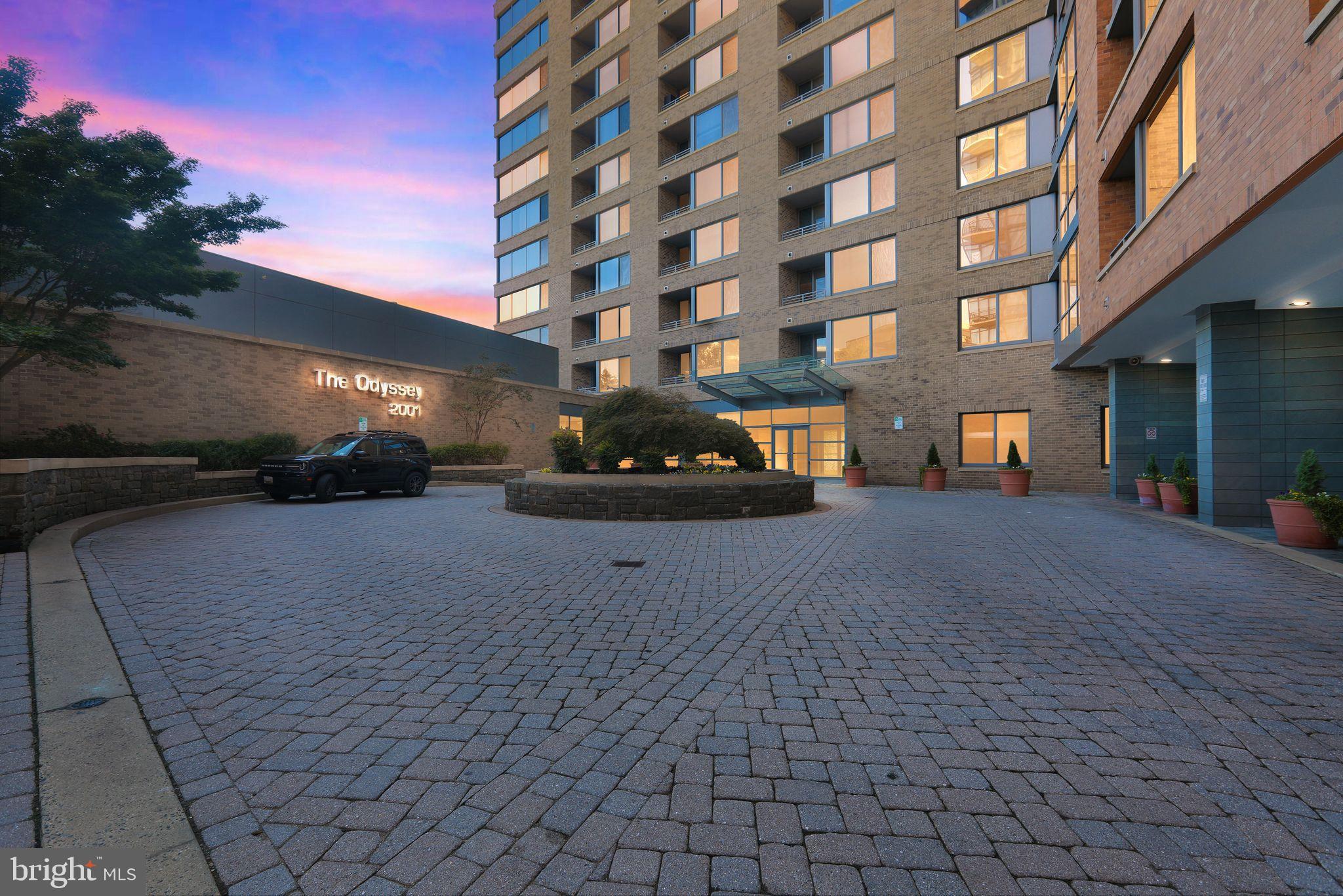 2001 15th Street North, Unit 420 Arlington, VA 22201 - Photo 2 of 27 a picture of street with glass windows