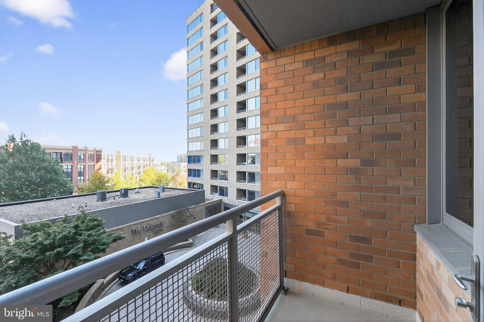 2001 15th Street North, Unit 420 Arlington, VA 22201 - Photo 5 of 27