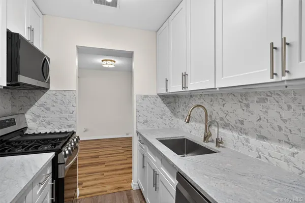 $2,600 | 276 Temple Hill Road, Unit 1613, New Windsor, NY 12553