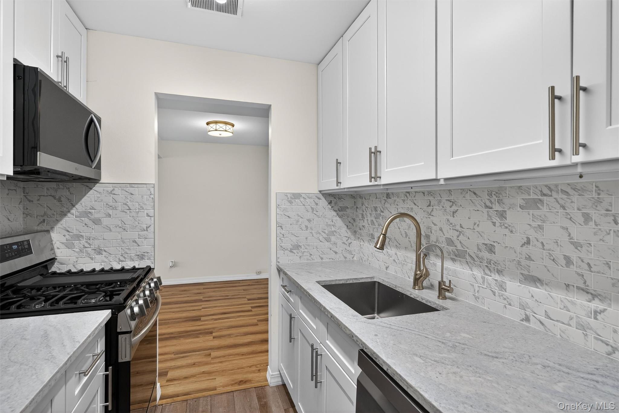 276 Temple Hill Road, Unit 1613 New Windsor, NY 12553 - Photo 13 of 32
