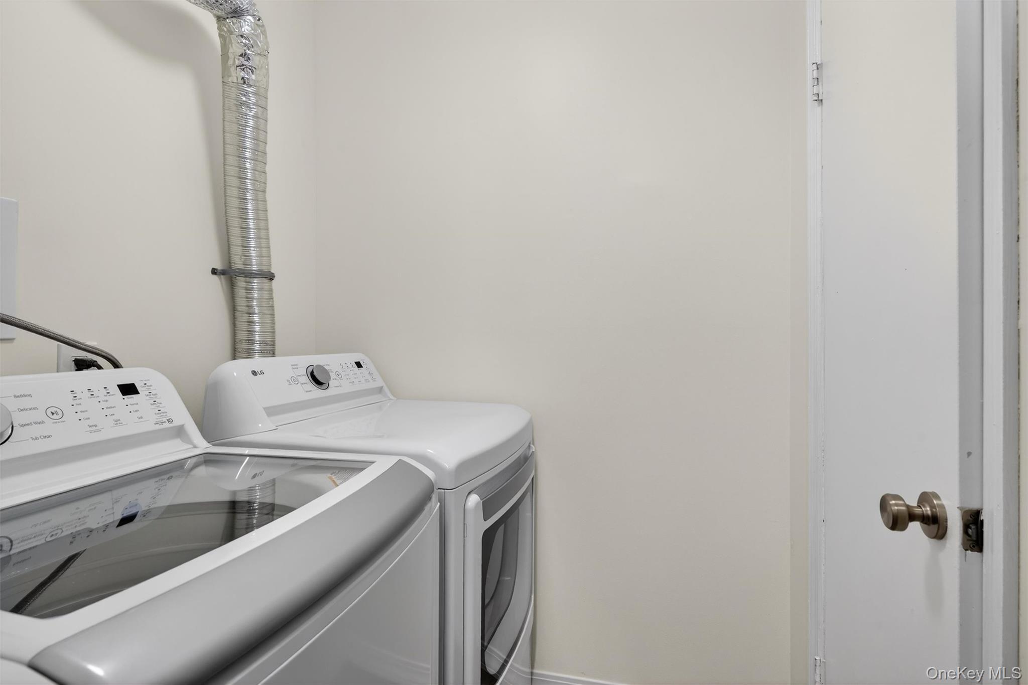 276 Temple Hill Road, Unit 1613 New Windsor, NY 12553 - Photo 14 of 32