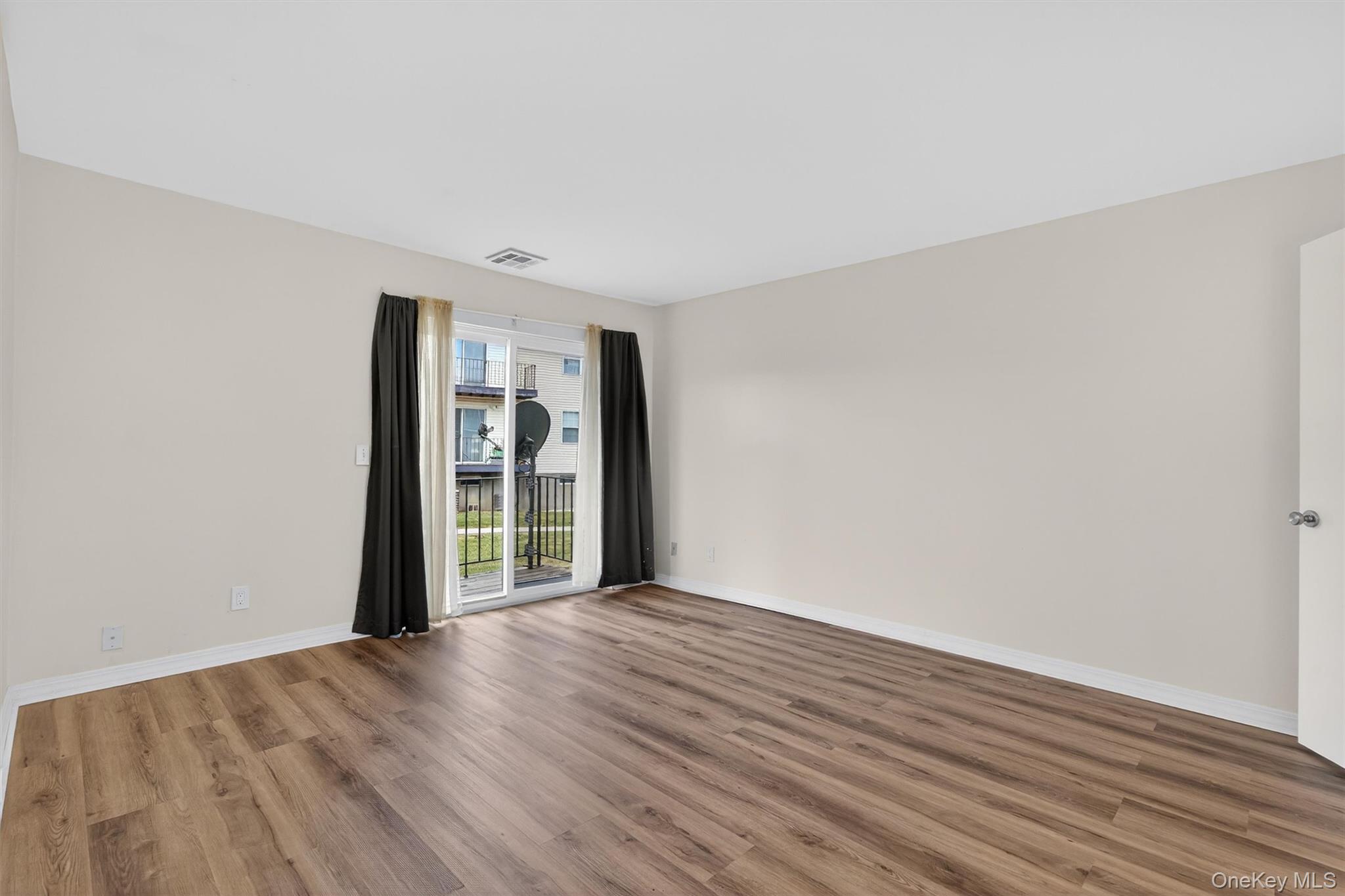 276 Temple Hill Road, Unit 1613 New Windsor, NY 12553 - Photo 18 of 32