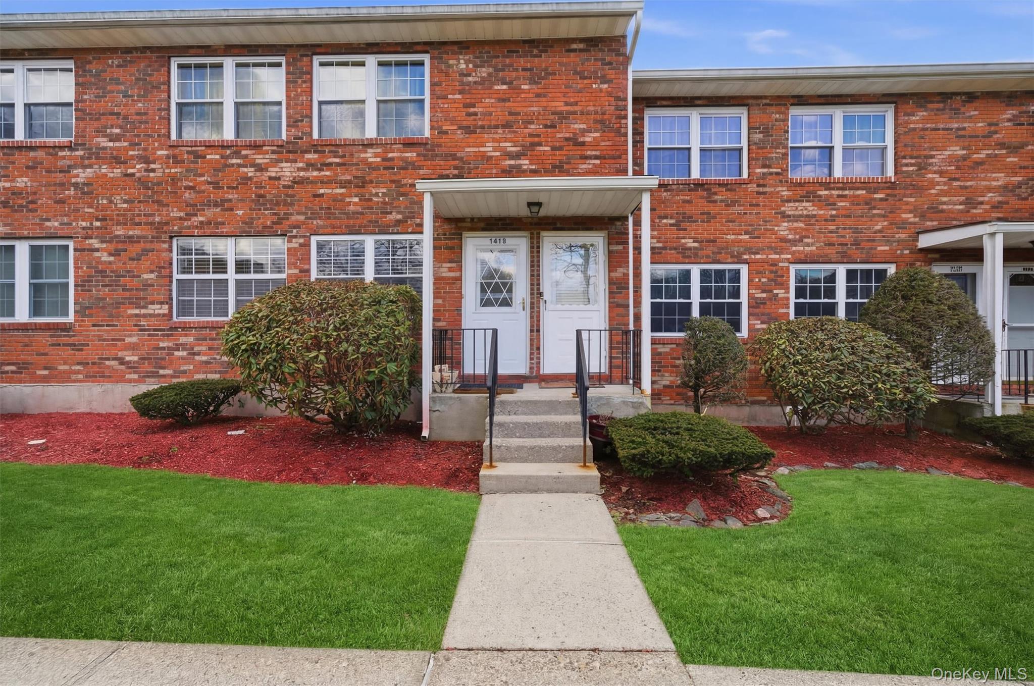 276 Temple Hill Road, Unit 1613 New Windsor, NY 12553 - Photo 2 of 32