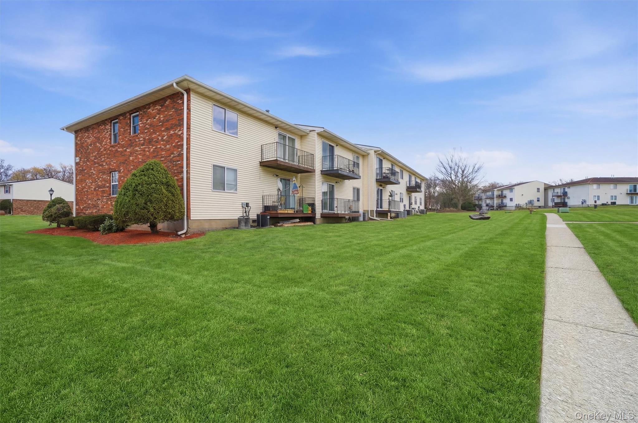 276 Temple Hill Road, Unit 1613 New Windsor, NY 12553 - Photo 24 of 32