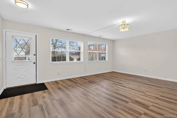 $2,600 | 276 Temple Hill Road, Unit 1613, New Windsor, NY 12553