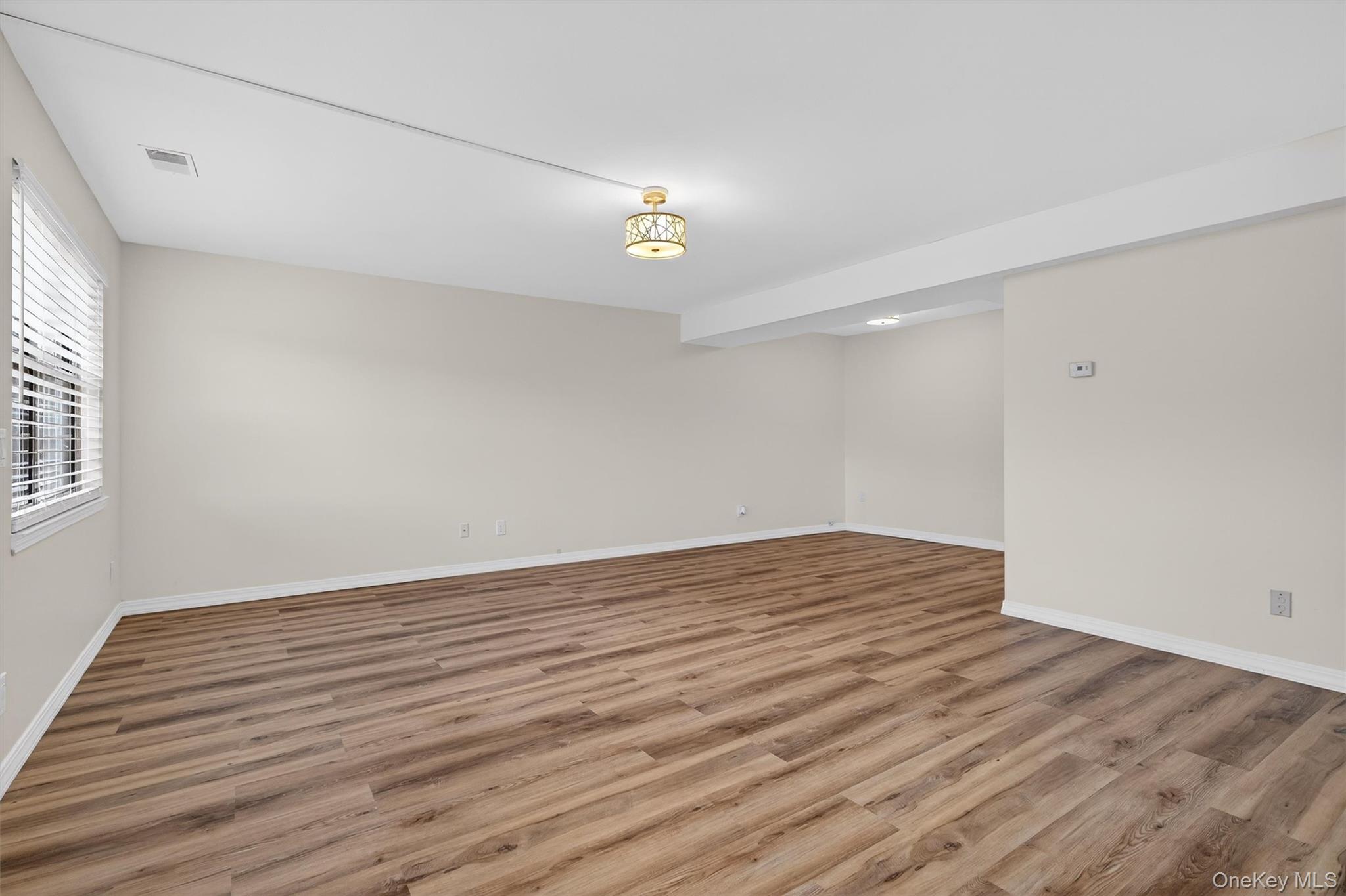 276 Temple Hill Road, Unit 1613 New Windsor, NY 12553 - Photo 4 of 32