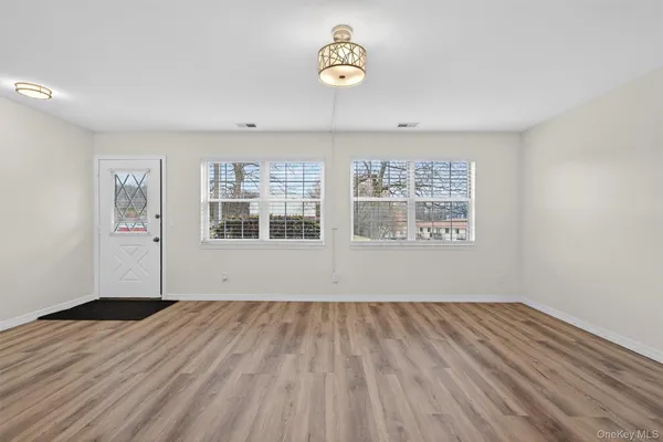 $2,600 | 276 Temple Hill Road, Unit 1613, New Windsor, NY 12553