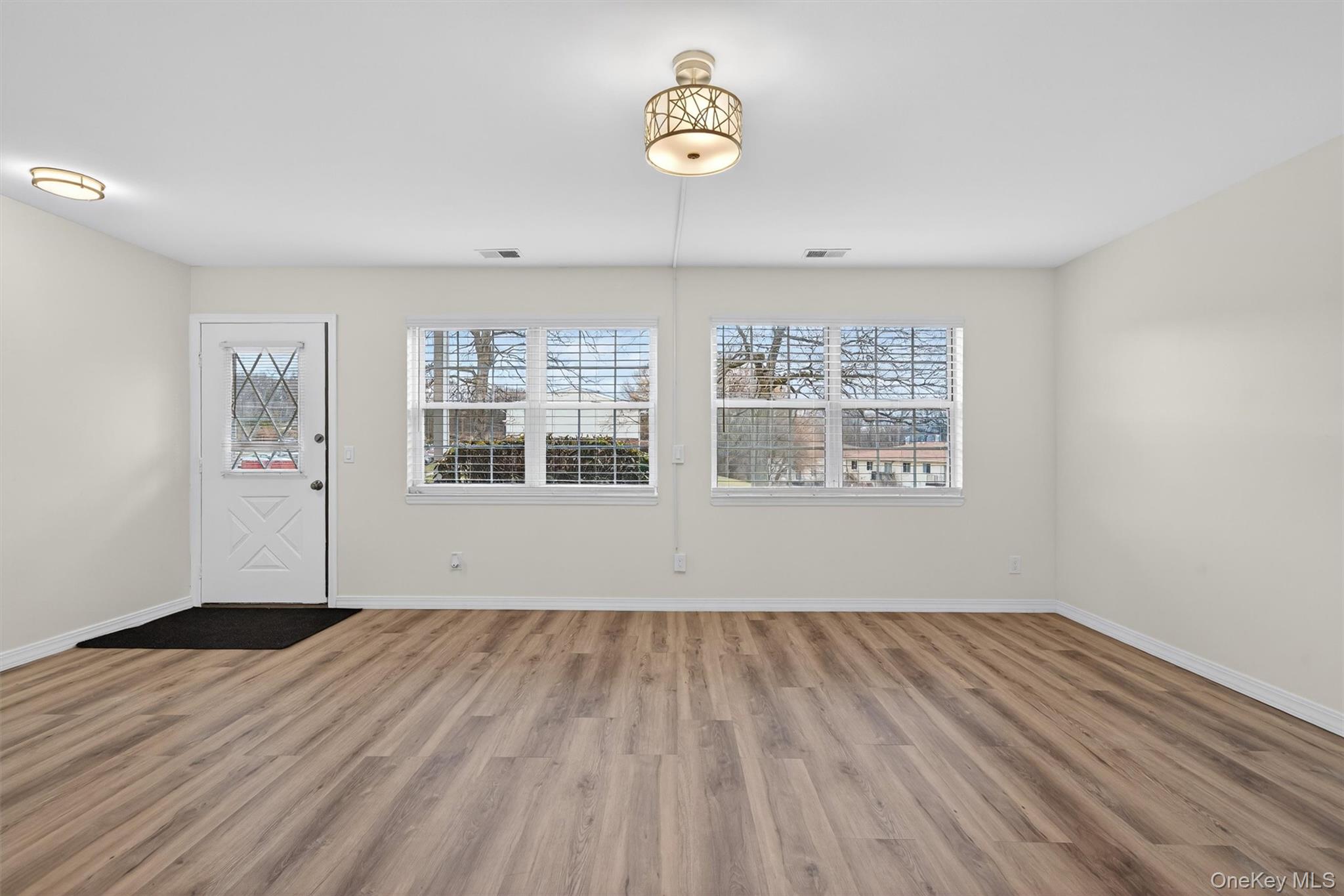 276 Temple Hill Road, Unit 1613 New Windsor, NY 12553 - Photo 5 of 32