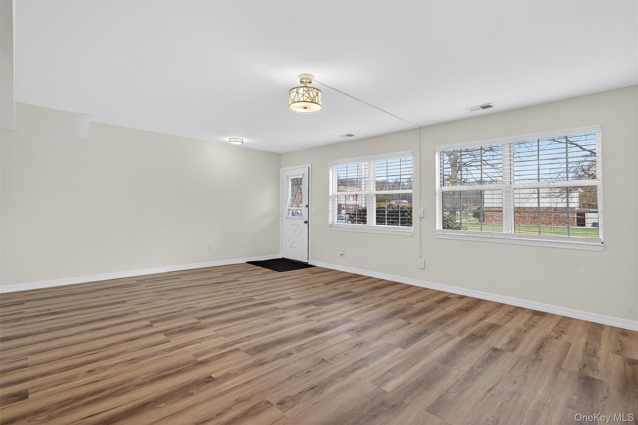 276 Temple Hill Road, Unit 1613 New Windsor, NY 12553 - Photo 6 of 32