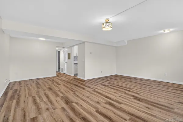 $2,600 | 276 Temple Hill Road, Unit 1613, New Windsor, NY 12553