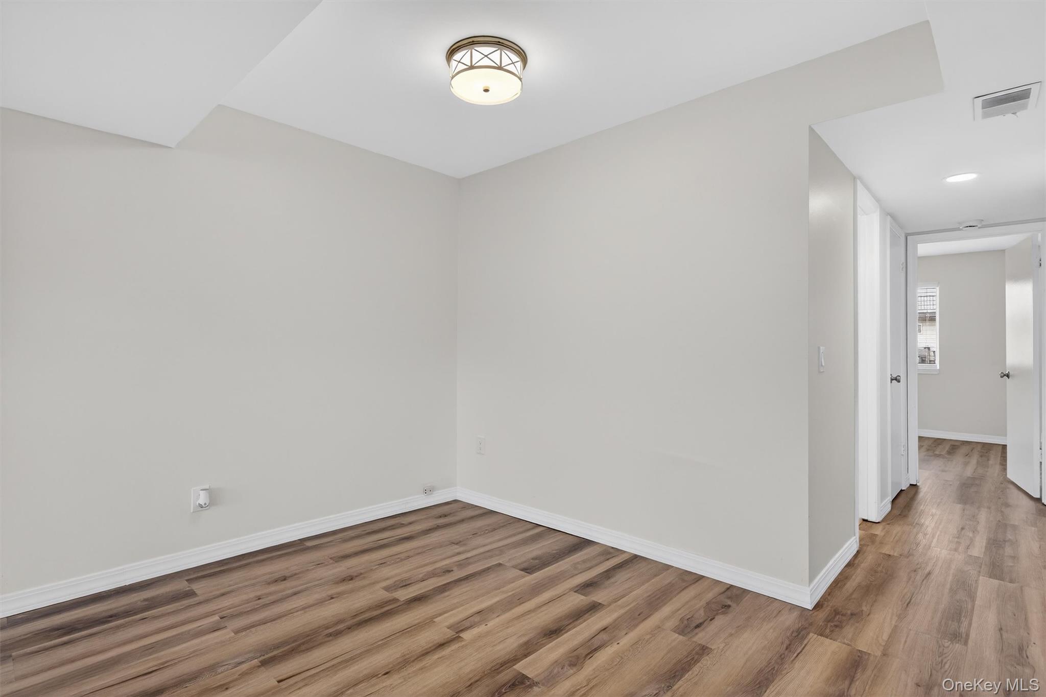 276 Temple Hill Road, Unit 1613 New Windsor, NY 12553 - Photo 8 of 32