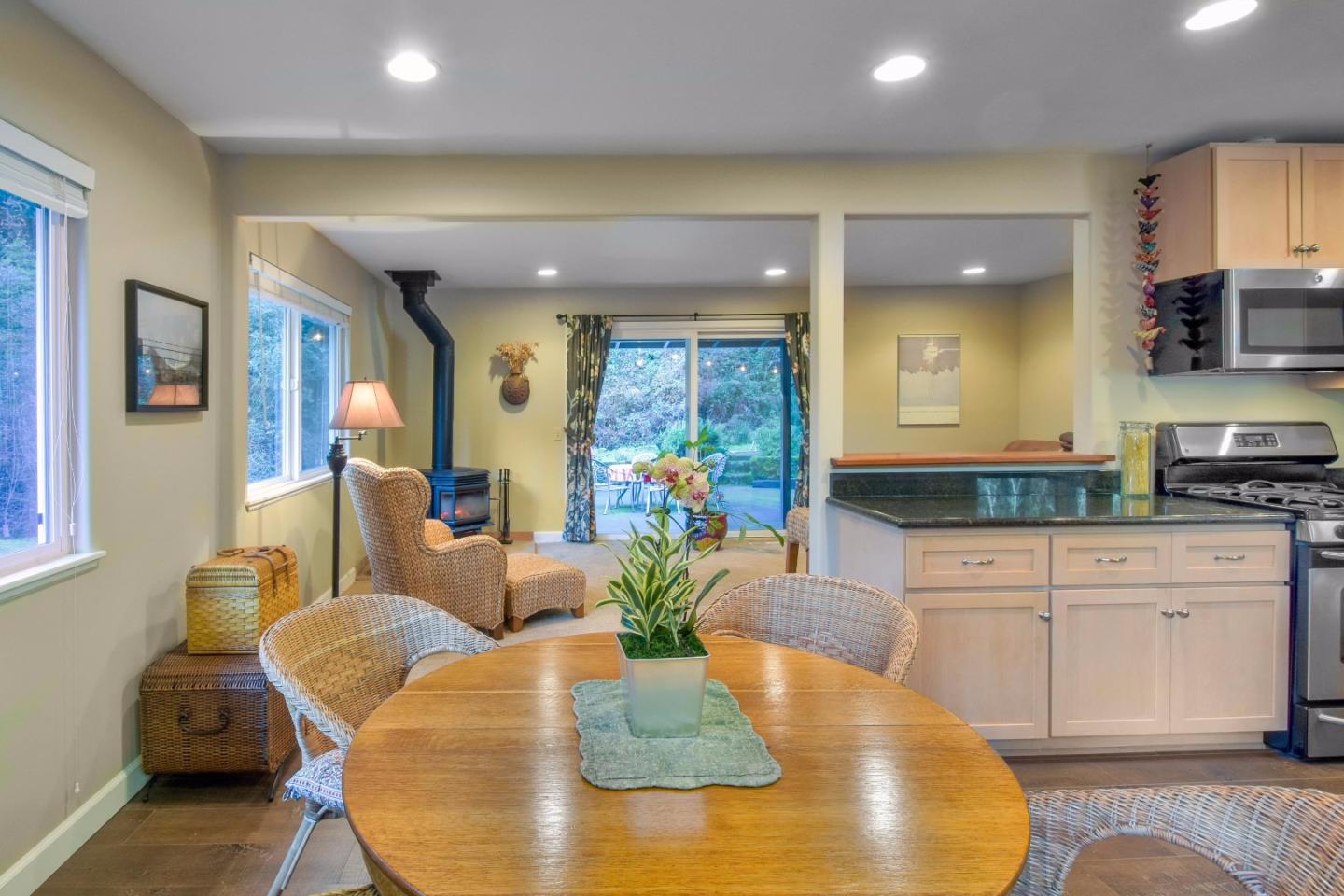 181 Hidden Moon Road Watsonville, CA 95076 - Photo 8 of 28 Gallery Image 8