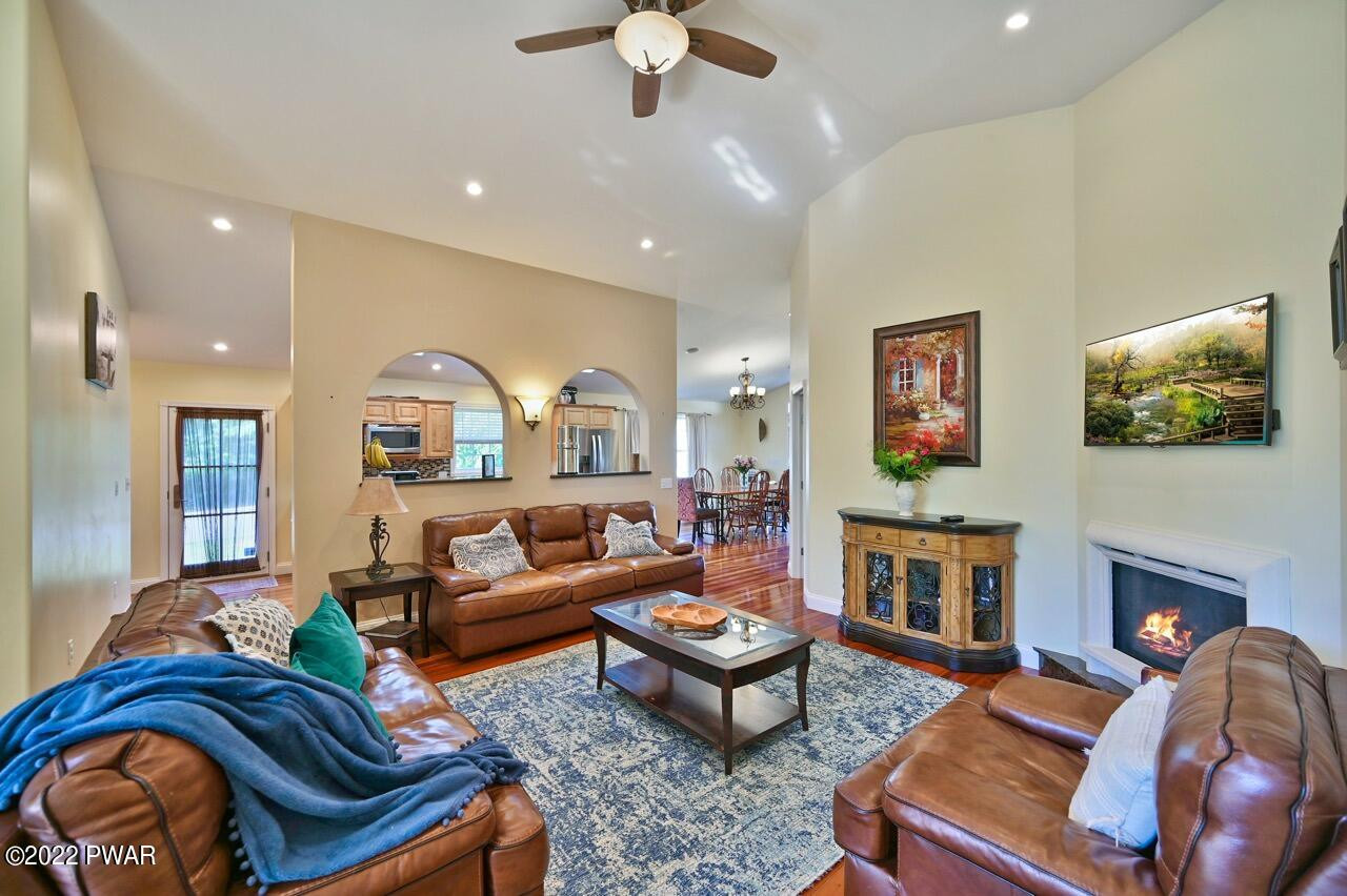 113 Norfolk Way Scranton, PA 18504 - Photo 9 of 52