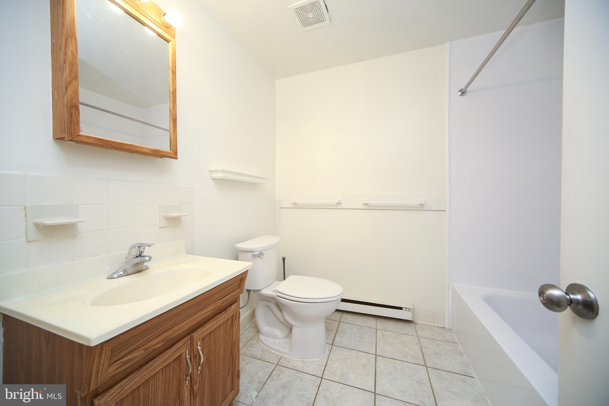 103 Deep Run Road, Unit C4 Dublin, PA 18917 - Photo 13 of 15 Bathroom