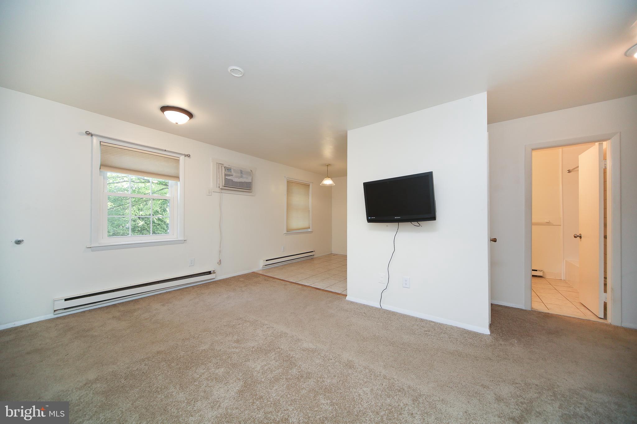 103 Deep Run Road, Unit C4 Dublin, PA 18917 - Photo 7 of 15 Living/Dining Room