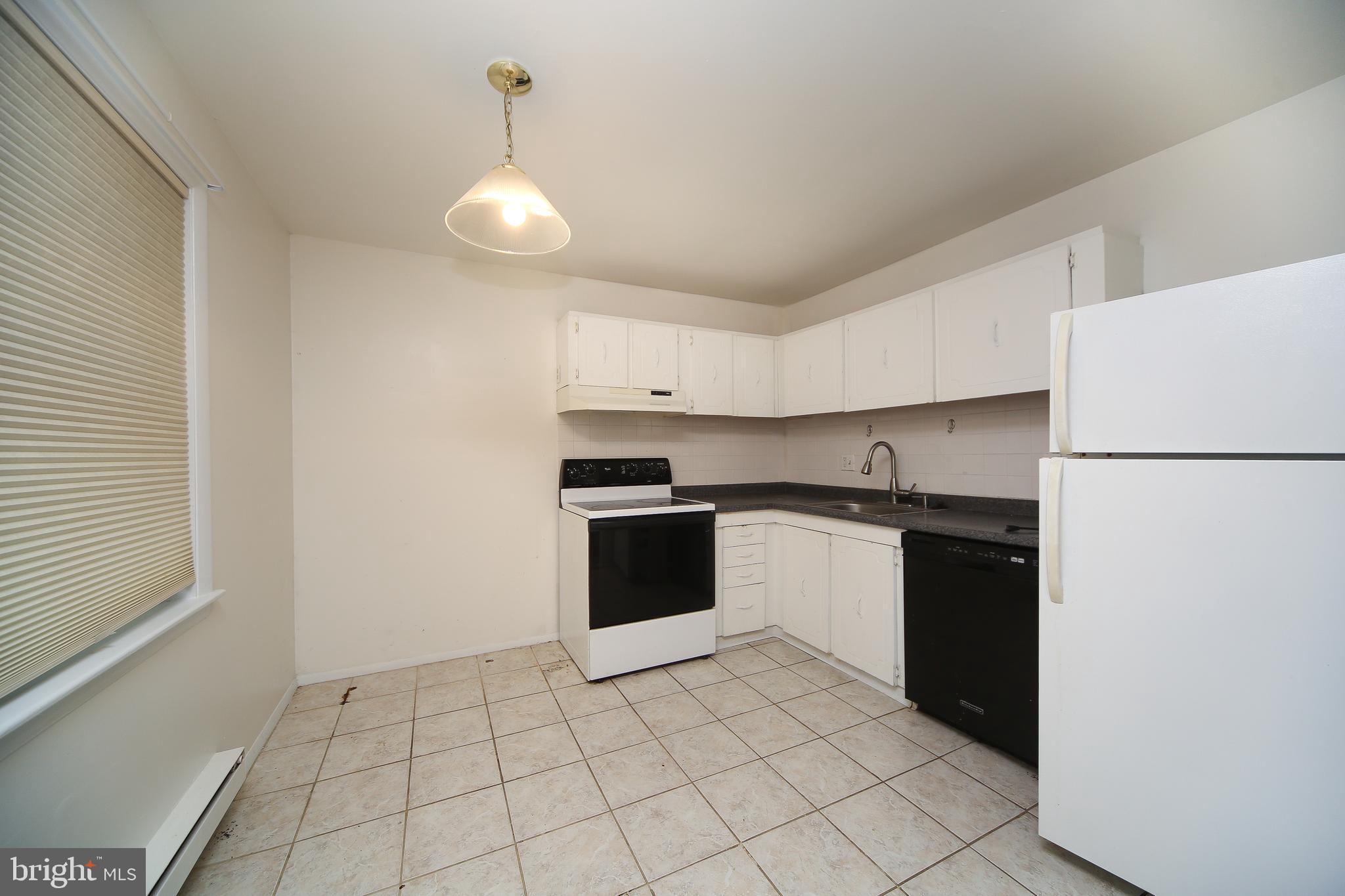 103 Deep Run Road, Unit C4 Dublin, PA 18917 - Photo 8 of 15 Kitchen