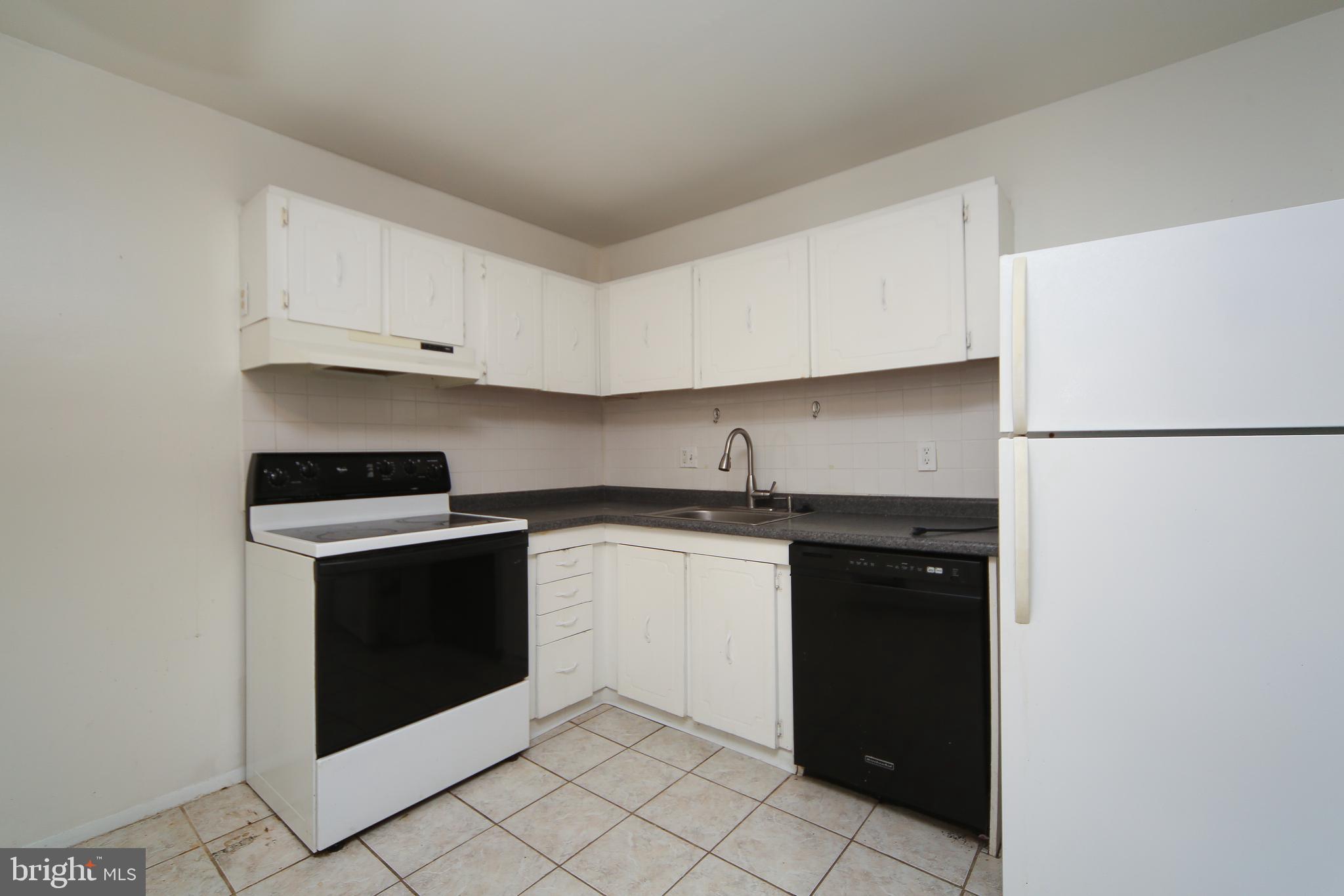 103 Deep Run Road, Unit C4 Dublin, PA 18917 - Photo 9 of 15 Kitchen