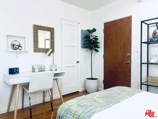 $1,750 | 1860 North Alexandria Avenue, Unit 1876, Los Angeles, CA 90027